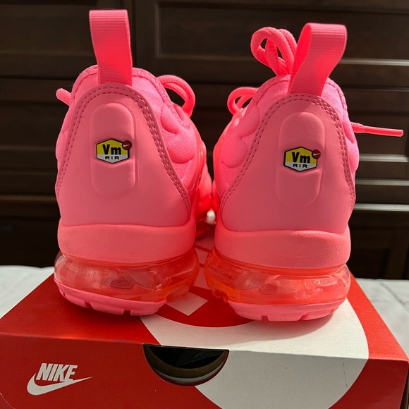 AIR VAPORMAX PLUS  / SUNSET PULSE, BLACK GREST URCEN COUGNER SOLER PLA.SE/NOR - Picture 6 of 9